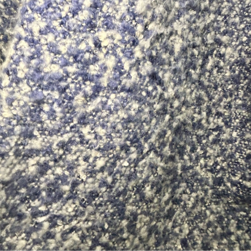 Do Everything In Love Chunky Knit Blue & White Long Line Fringe Scarf w/ Pockets - Picture 4 of 7